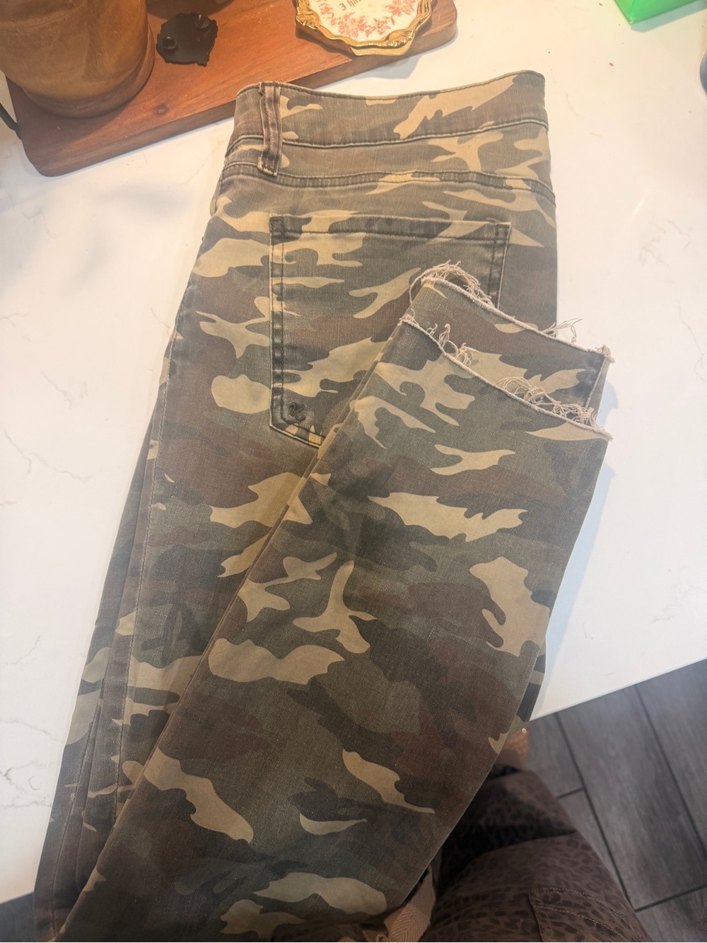 Kut from the Kloth Men's Camo Slim Straight Jeans - Olive Green and Tan - Picture 5 of 8
